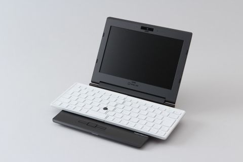 キーボードがポメラ過ぎる！　Win 10搭載ノート「ポータブック」をフォトレポート