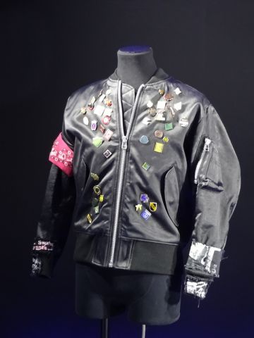 着るワンオク！ ONE OK ROCKの新曲を全身で体感できるジャケットを開発 - 週刊アスキー