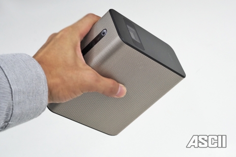 まさに近未来デバイス! Xperia Touchはただの