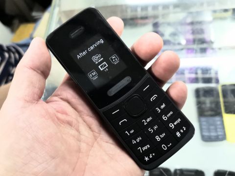 ノキア NOKIA　スライド式携帯電話『8600d』ドイツ製 純正バッテリー付 やっぱり深センに出てきたノキアの4Gケータイ「8110」のコピー品