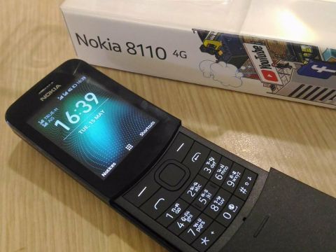 やっぱり深センに出てきたノキアの4Gケータイ「8110」のコピー品
