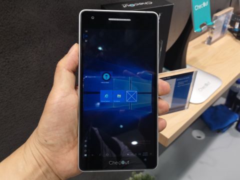 2画面や23cmの超縦長なものまで台湾の業務用スマホがアツイ！ | ASCII