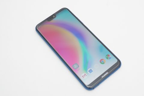 容量64GBで最安3万円切りのau版「HUAWEI P20 lite」が最強すぎて……ほか