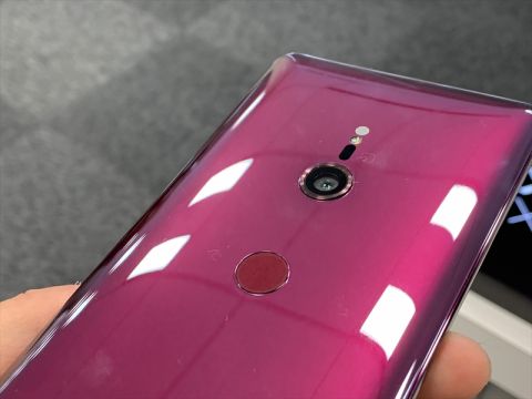 ブラビアの技術を投入した有機ELを初搭載！ 「Xperia XZ3」がまずau