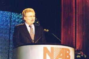 NAB'99の基調講演者は米ソニーのハワード・ストリンガー会長。ハード単体の時代には日系企業の存在感は圧倒的だった 