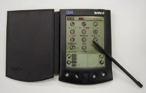 『IBM WorkPad c3』左に開いた液晶カバーは、取り外したり右側に付けることも可能 