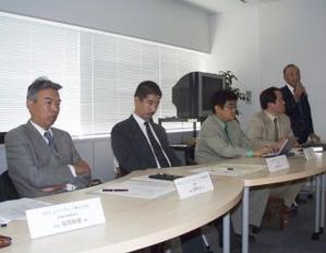 記者発表会には、参加企業の代表者が多数出席していた