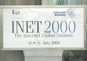 パシフィコ横浜で開催されているINET 2000