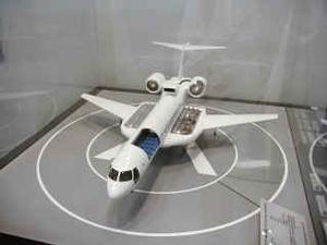 離着陸時に主翼基部のファンで垂直に機動する『ジェットVTOLエアライナー』の検討模型