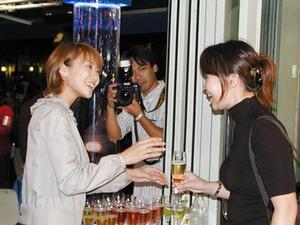 奈々子シャンパンサービス