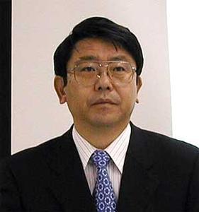JEITAパーソナルコンピュータ事業委員会委員長である、日立製作所インターネットプラットフォーム事業部長の篠崎雅継氏