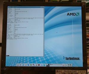 『Turbolinux 8 for AMD64』デモ中