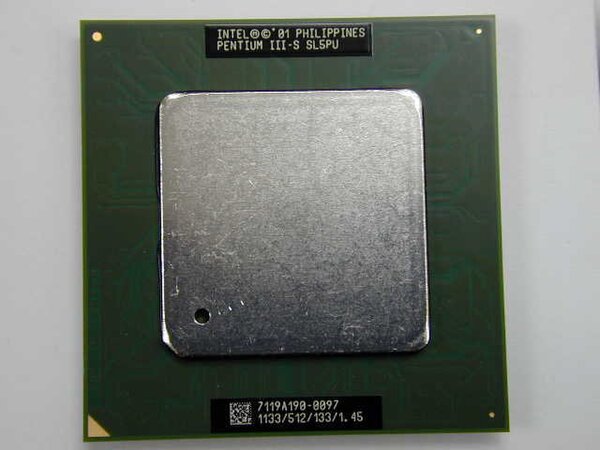 SSEを初めて実装したのは「Pentium III」の世代