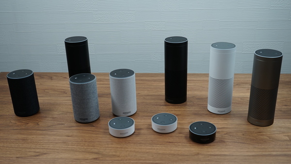 「Amazon Echo」。3つのラインナップがあり、さらにカラーバリエーションも用意