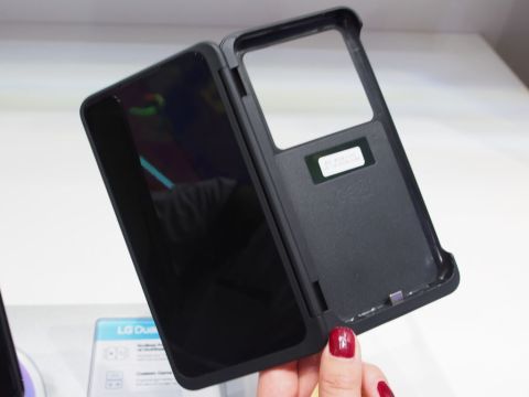外付けオプションで2画面スマホ化する「LG G8X ThinQ」実機チェック