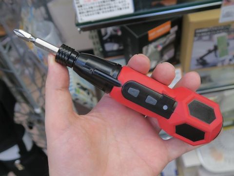 ☆LEDライト付き 電動ドライバー 小型 持ち運びも簡単+spbgp44.ru