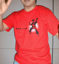これが真紅のせがた三四郎限定Tシャツだ！ イラストがちょっと、うしろの百太郎っぽい 
