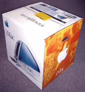 iMacのパッケージ。新たな色彩計画に基づいて、iMacのパッケージにはポピーオレンジのカラーが効果的に使われている 