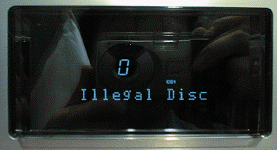 SACDプレーヤーでは認証の入っていないディスクを入れるとエラーメッセージが表示され再生できない