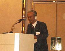 NTT DoCoMoの森永範興専務取締役がスピーチを締めくくった