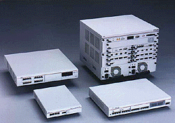 左上が『レイヤ3スイッチIP8800/610』、右上が『スーパハブSH380/200』、左下が『MegaAccess MA155SX/4E』、右下が『スイッチングハブES100/16HL』