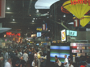 ラスベガス・コンベンションセンターで行なわれたCOMDEX/Fall'98の会場風景 