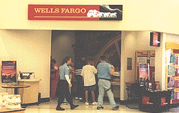 VONS内部のインストアバンクとしてカリフォルニア地場の銀行、WELLS FARGOが出店していた