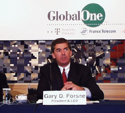 Gary D. Forsee(ゲイリー・フォーシィ)社長兼CEO 