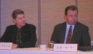 左が米プラティナム・テクノロジーインターナショナル社の執行副社長、Paul Tatro氏、右がプラティナム・テクノロジーのLeo Keeley会長兼社長 