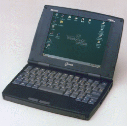 『HP Jornada 820』。ディスプレーはタッチパネル仕様ではなく、ポインティングデバイスはキーボード手前のタッチパッドになる