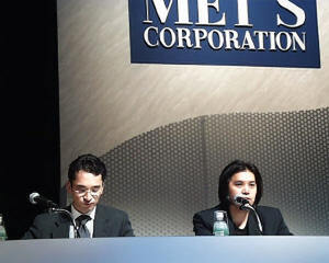 永田社長(右)と、同社取締役業務管理部長の筧悦生氏