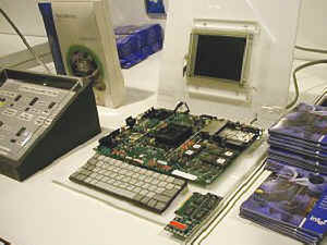 デモンストレーションコーナーに展示してあったインテル社のStrongARM1100を使ったリファレンスシステム 