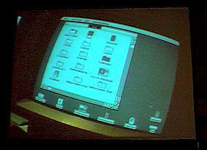 Lisaの画面。現在のMacと基本的なデザインはほぼ同じだ