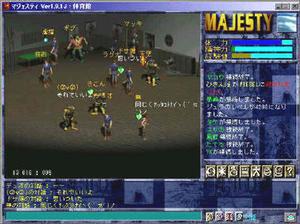 『マジェスティ』のゲーム画面。クォータービュー（斜め上から見おろす視点）で表現された世界に多くのユーザーが活動している。