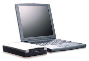 3600シリーズに外付けCD-ROMドライブを装着した状態