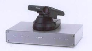 『VB100』(下)と小型ビデオカメラ(上)