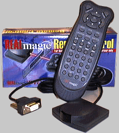 REALmagic Remote Controlのコントローラー本体および受信機。受信機はPC接続用のシリアルインターフェースを搭載する 