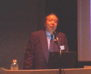 日本アイ・ビー・エムの松田氏は大規模な導入事例をはじめ今後のLinux戦略を紹介
