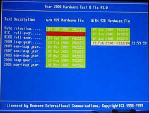 Intelli FIX 2000 PROのテスト機能を使って、コンピューターのBIOSやRTCの対応をチェックしている画面。この場合、RTCについて問題があり(赤くなっている部分)、かつそれが修復可能であることを示している 