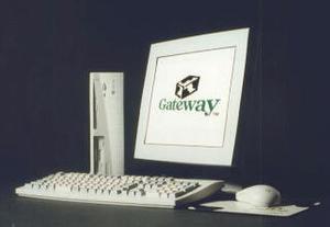 15インチの液晶ディスプレーを付属した『Gateway Essential Slim』 