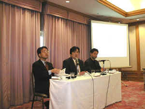 インププレスの塚本慶一郎氏(中央)は、｢メディアを活用した“デジタル局”としての存在をさらに大きくしたい｣と語る