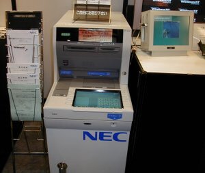 NECのATM端末。銀行にあるアレだ。OSはNT Embedded 