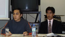 メディア・アーティスト協会の竹中直純氏(左)と岸博幸氏(右)