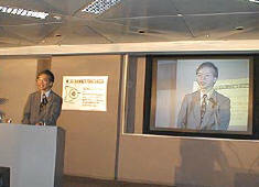 エコマネーについて語る、エコマネーネットワーク代表の加藤敏春氏