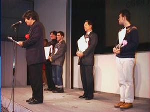 CG部門最優秀賞はトリロジーの手に(写真左)。久々に日本からの受賞となった。選考委員の川口洋一郎氏は「狩野派から、突然、浮世絵が出てきたような感じである」と、そのオリジナリティーを称えた