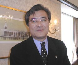 TRONプロジェクトを主催する東京大学教授の坂村健氏。“TRON文字収録センター”では、TRONコードのデータベースを検索システムとともに公開。同検索システムにより、TRONユーザーでなくても、ウェブブラウザー上で文字(PNG形式のイメージデータ)を検索できる 