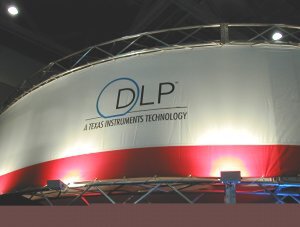 テキサス・インスツルメンツのDLPは多くのメーカーが採用している