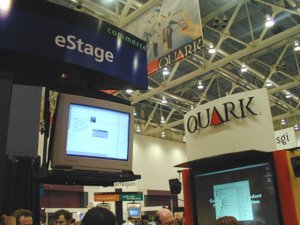 QUARKの展示ブース。さっそく『eStage』や、今年4月に発売となる『avenue.quark』などのデモストレーションを行なっていた