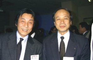 2月1日より本格的に営業をスタートした大阪市創業支援センターの吉田雅紀室長(左)と、野村証券(株)、大阪資本市場部の出原敏氏は、関西のネットベンチャーの躍進を陰から支えるキーパーソンといえよう