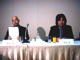 村上氏(左)と栄花氏(左)。栄花氏はファンウェブサイトで『共生虫』をサポート